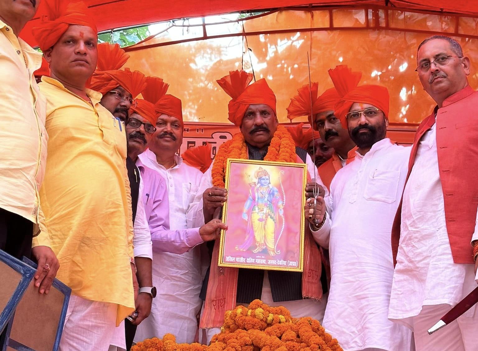 'Kshatriya Samagam and Pratibha Samman' organized in Deoria, Kunwar Harivansh said that the history of Kshatriyas is glorious.