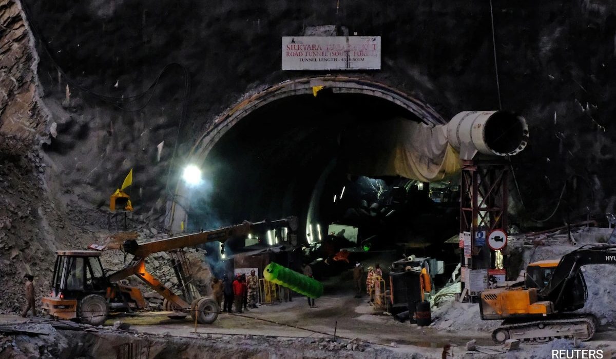 Tunnel rescue operation: Families gaze at dying hopes