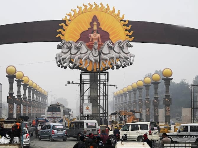 Ayodhya: Digital payment fraud happened regarding staying in Ram's Dham, TV actress Surabhi said there is a need to be alert from cyber thugs.