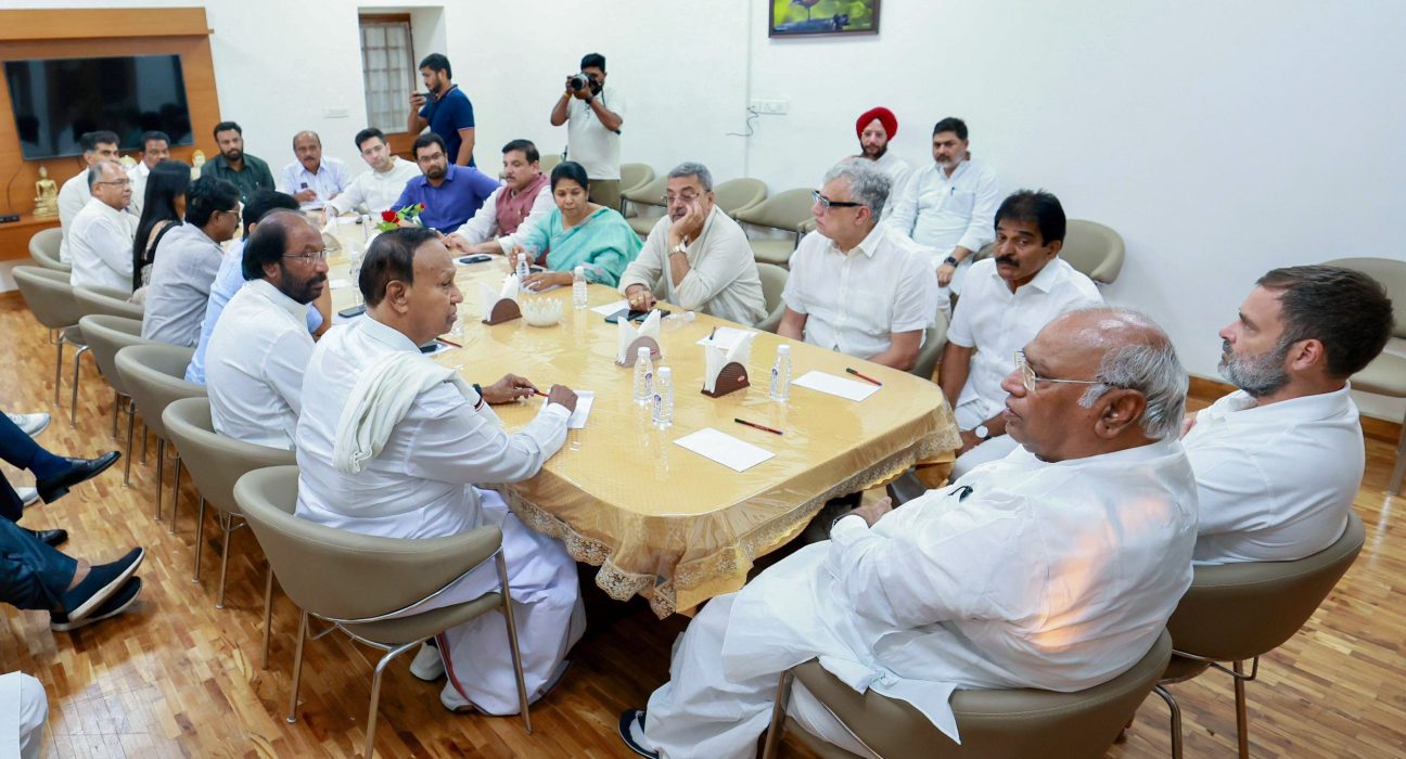 'Two powerful' parties of India Alliance distanced themselves from the alliance, there was a meeting at Congress President Kharge's house on Budget