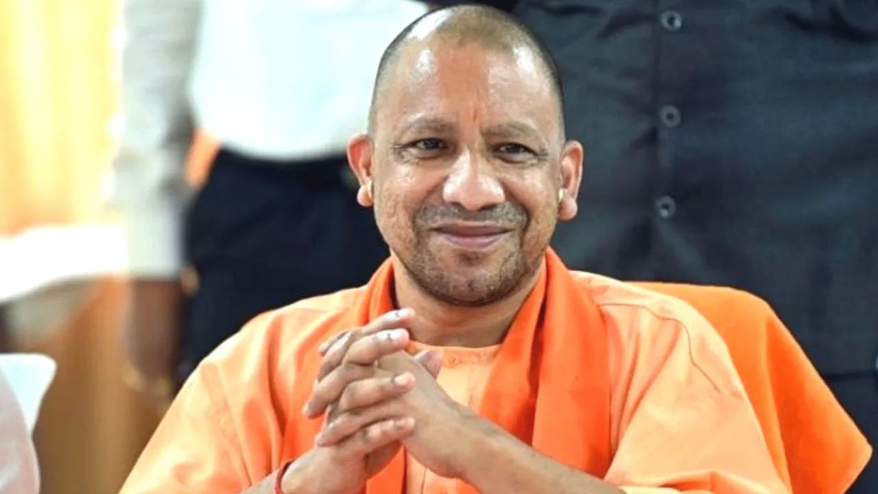 UP's political temperature heats up again, CM Yogi meets Pallavi Patel who defeated Keshav Prasad Maurya