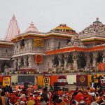 सैफ अली खान अस्पताल से डिस्चार्ज, हालत में सुधार, घटना के बाद सुरक्षा कड़ी